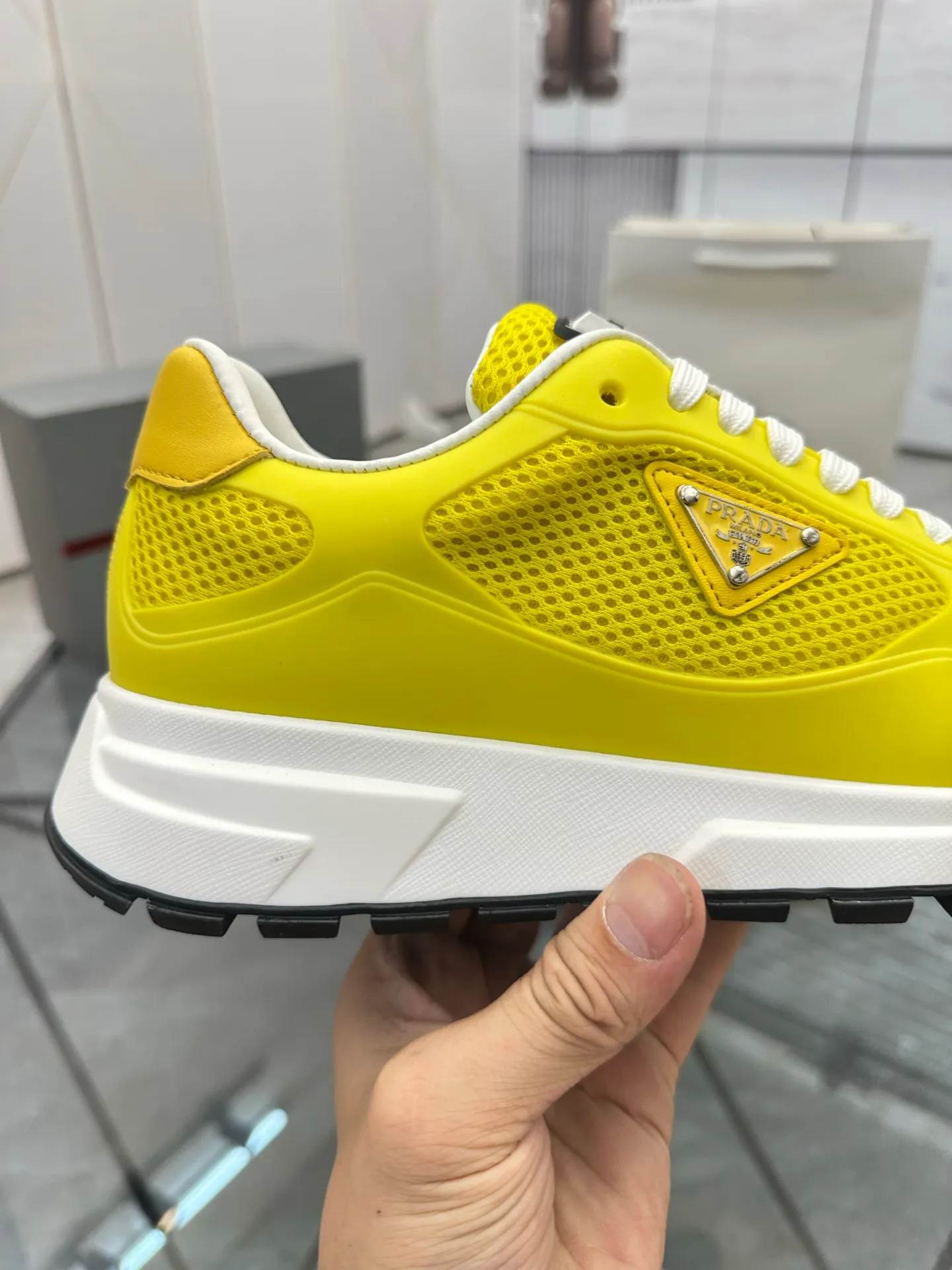 Men's shoes for sale 💰: 💰P600¥ High-end top quality Product trademark: Prada *"Prada*" low-top casual shoes Regular size: 38-45 (can be customized to 46) Product materials: Upper imported glue splicing original material, breathable lining, cowhide foot pads, original outsole. Number: 832
